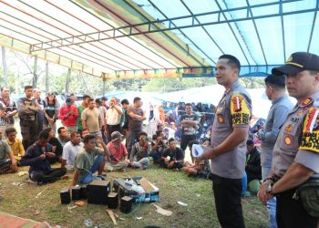 Kapolres Kampar Temui Masyarakat Desa Koto Aman dan Sampaikan Himbauannya