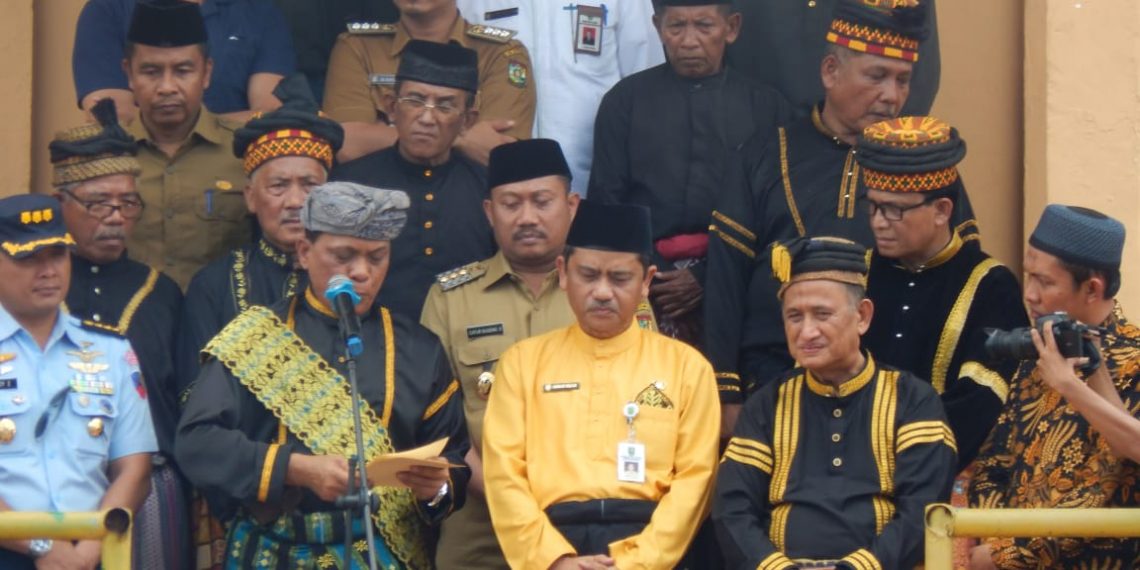 Kapolda Riau diberi Gelar Kehormatan Datuk Palimo Sutan Dirajo oleh Tokoh Adat Kampar