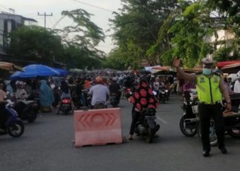 Cegah Kemacetan dilokasi Pasar Ramadhan, Satlantas dan Dishub Kampar Lakukan Pengaturan