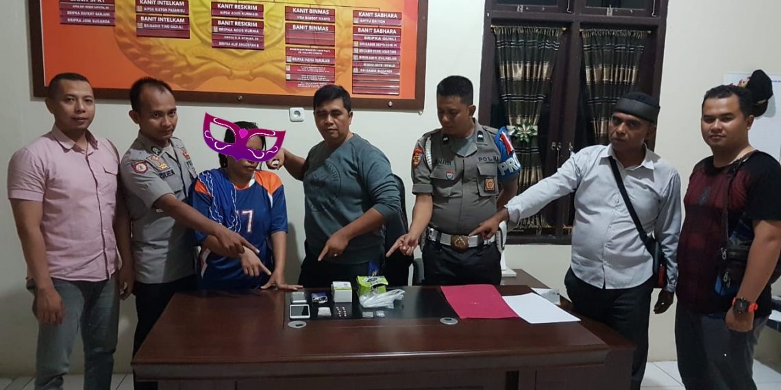 Seorang Wanita Diduga Sebagai Pengedar Narkoba Ditangkap Polsek Perhentian Raja