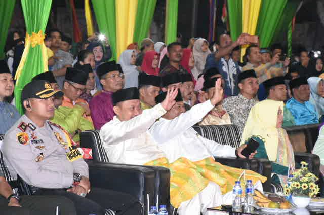 Diawali Defile Kafilah, Ribuan Masyarakat Saksikan Pembukaan MTQ Ke-50