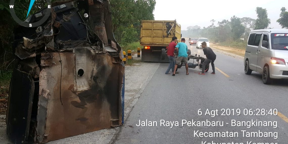 Body Mobil Rongsokan Terlepas Saat Diderek, Kendaraan Penderek Langsung Kabur dari Lokasi