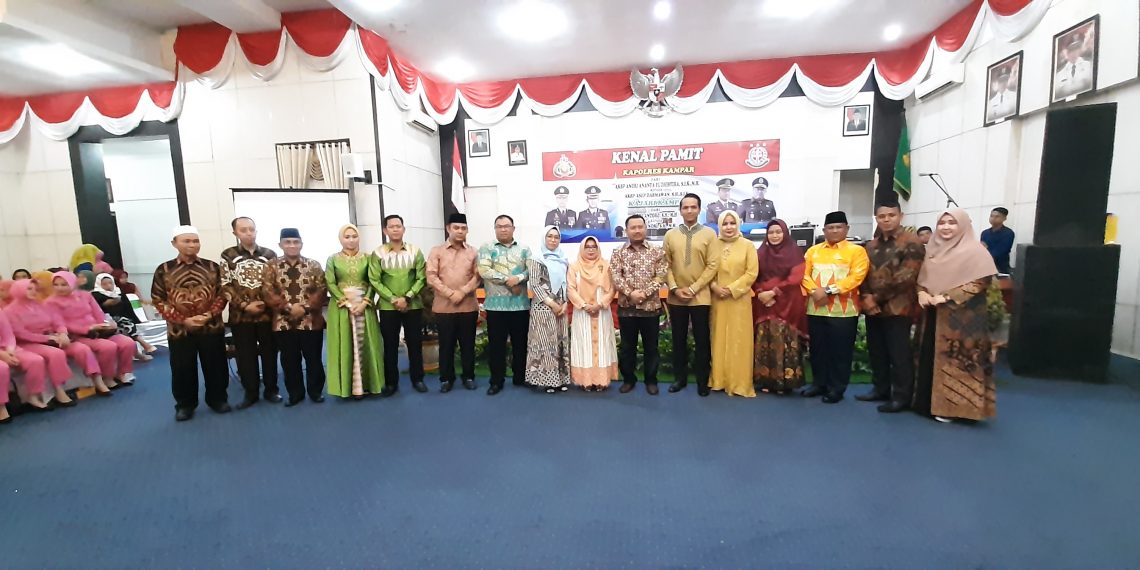 Pemkab Kampar Gelar Acara Kenal Pamit Kapolres Kampar di Aula Rumah Dinas Bupati