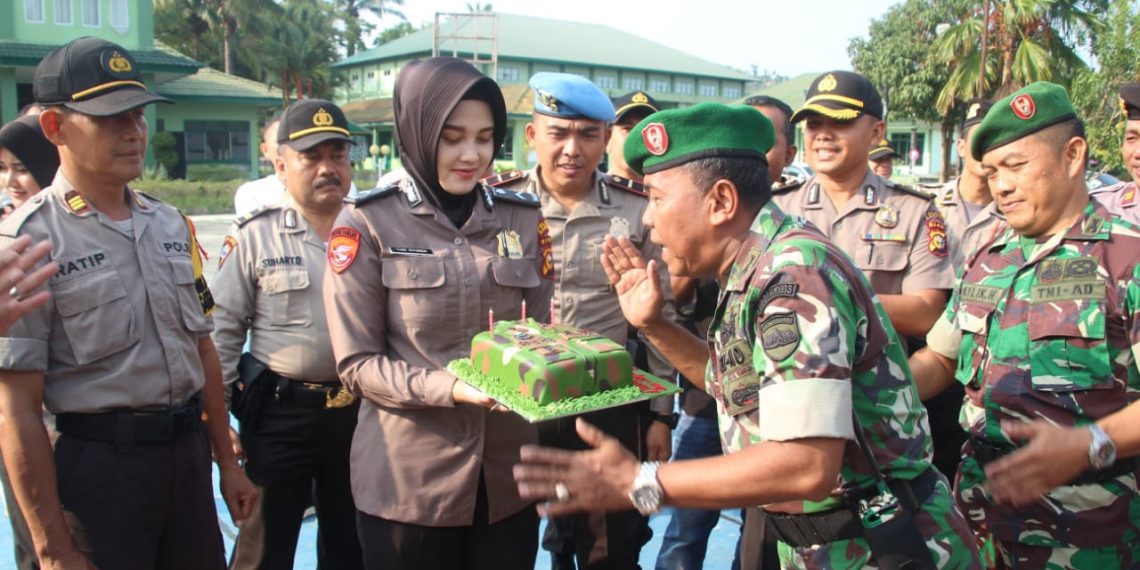 Surprise HUT TNI ke-74, Pejabat Utama Polres Kampar Kunjungi Kodim 0313/KPR dan Yonif 132/BS