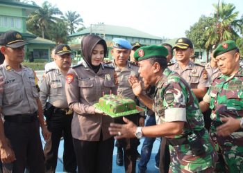 Surprise HUT TNI ke-74, Pejabat Utama Polres Kampar Kunjungi Kodim 0313/KPR dan Yonif 132/BS