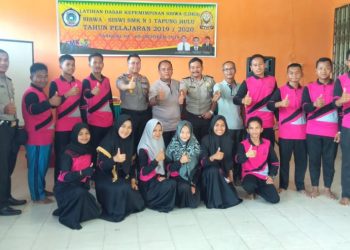 Kapolsek Tapung Hulu Sosialisasikan Bahaya Narkoba Kepada Siswa SMKN 1 Tapung Hulu