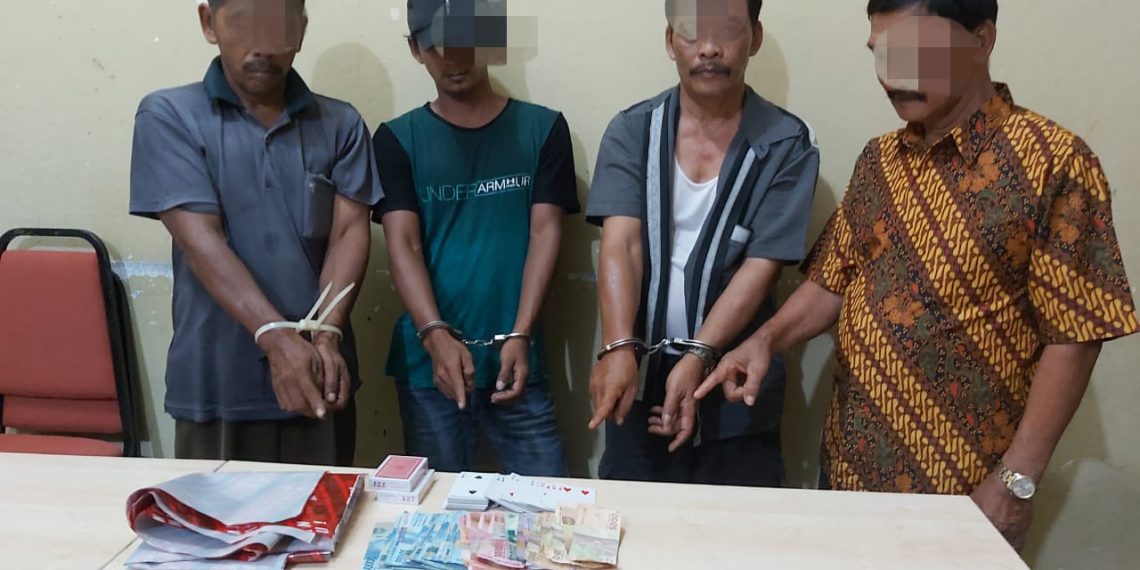 4 Pelaku Judi Ditangkap Polsek Kampar, Salahsatunya adalah Kepala Desa