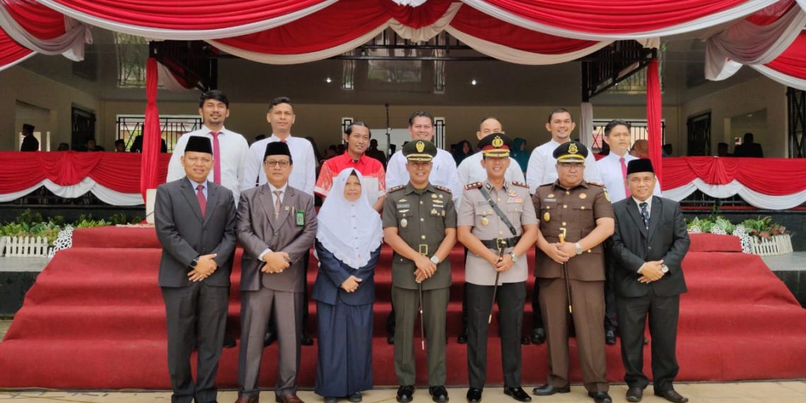 6 Anggota Polres Kampar dan 1 Masyarakat dapat Penghargaan Pada Hari Sumpah Pemuda ke-91