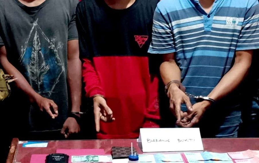 Polsek Kampar Kiri Ciduk 3 Pelaku Narkoba bersama Belasan Paket Shabu Siap Edar