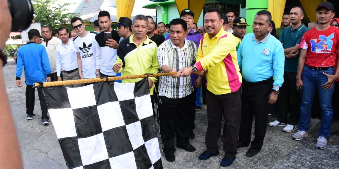 Bupati Kampar Lepas Ribuan peserta GerakJalan Peringatan HAB ke 74