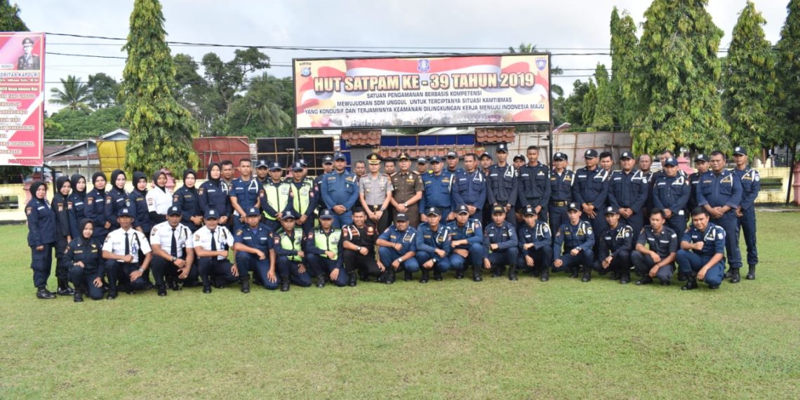 Kapolres Kampar Pimpin Upacara HUT Satpam ke-39 Tingkat Kabupaten Kampar