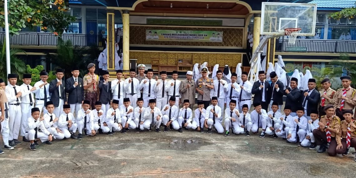 Kapolres Kampar Gelar Police Goes to School di Ponpes Daarun Nahdhah Bangkinang
