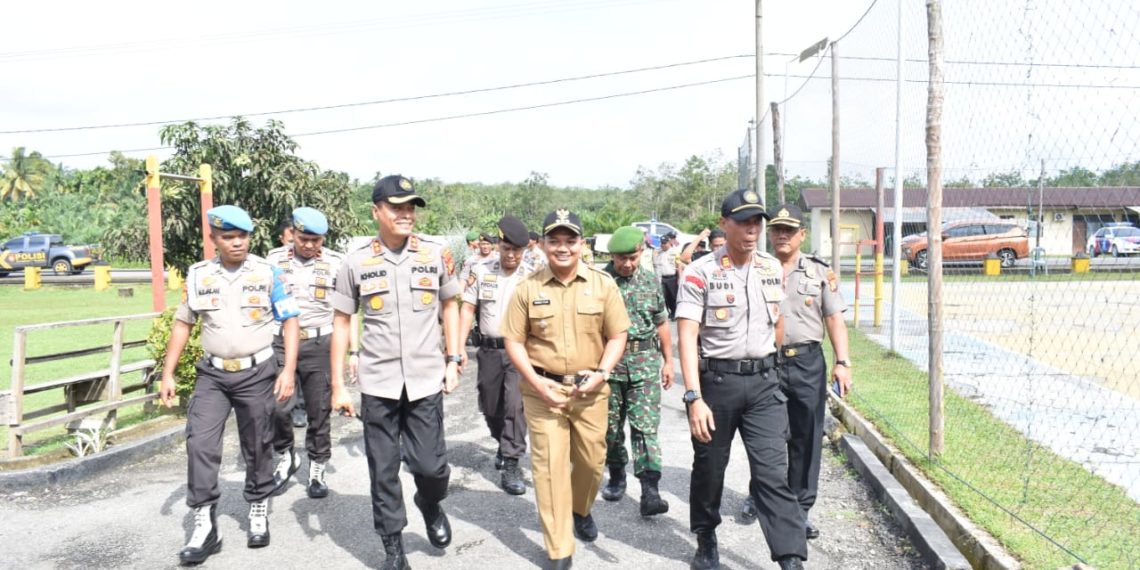 Kunjungan Kerja ke Polsek XIII Koto Kampar, Kapolres Adakan Pertemuan dengan Tokoh Masyarakat