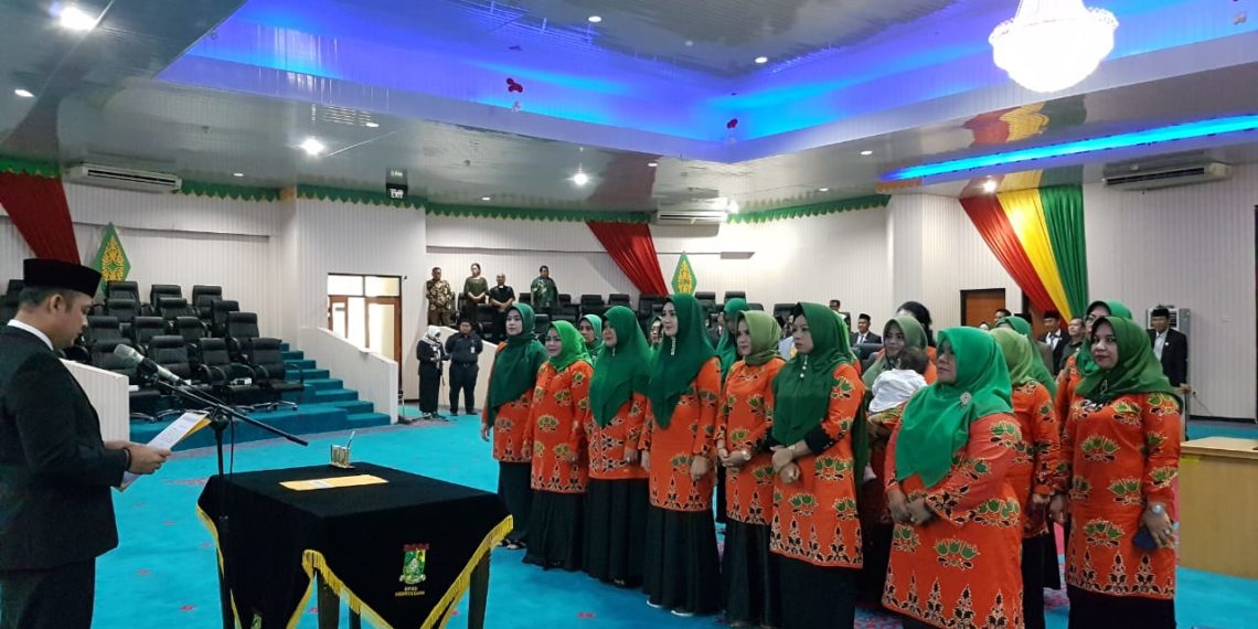 Ketua DPRD Kampar Resmi Lantik Pengurus IKKD Periode 2019-2024