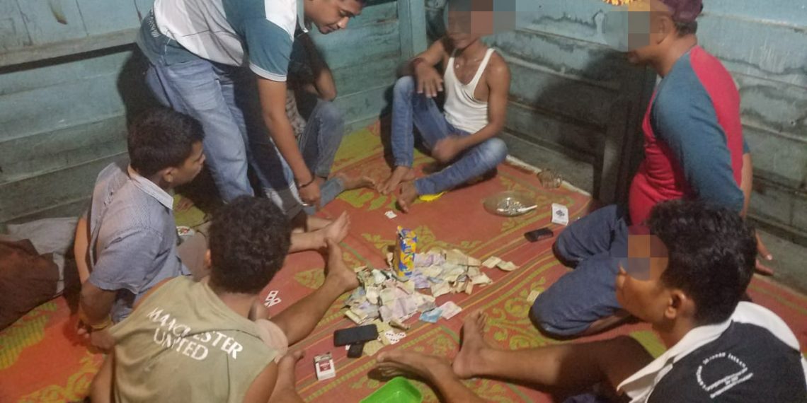 6 Pelaku Judi Qiu-qiu Diamankan Polsek Tapung di Desa Petapahan
