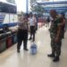 Cegah Penyebaran Virus Corona, Anggota Polri dan TNI Ajak Masyarakat Kerja Bakti dan Ikuti Pola Hidup Bersih