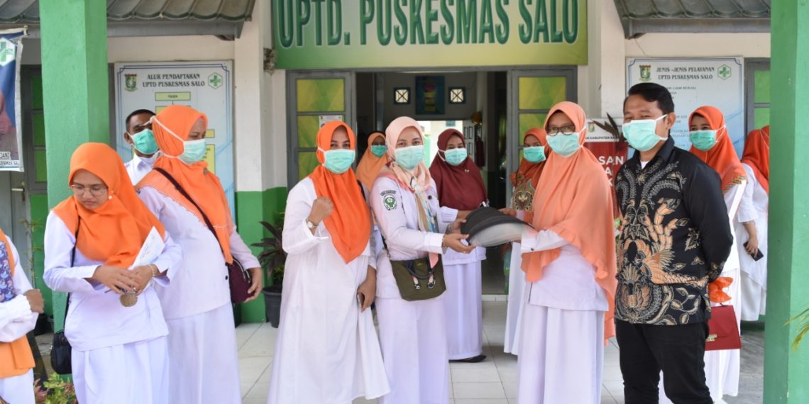 APD Face Shield Dibagikan RSIA Norfa Husada ke Sejumlah Puskesmas dan Klinik
