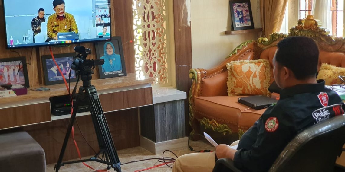 Bupati Kampar H. Catur Sugeng Susanto, SH ikuti video conference Dengan Mendagri dan Beberapa Kementerian.