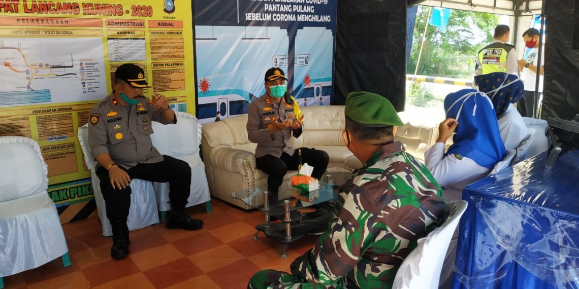 Kapolres Kampar Tinjau Pospam Ops Ketupat Lancang Kuning 2020 di Simpang Petapahan Tapung