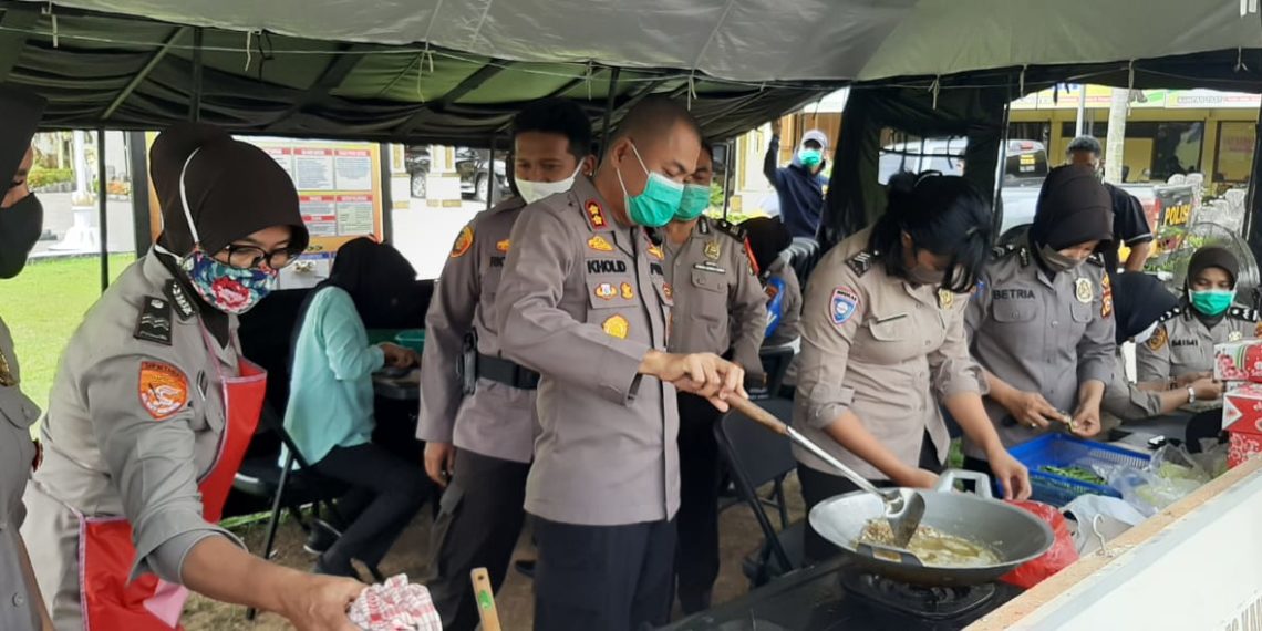 350 Nasi Kotak Untuk Buka Puasa dan Sahur Bagi Warga Kurang Mampu Disiapkan Dapur umum Polres Kampar