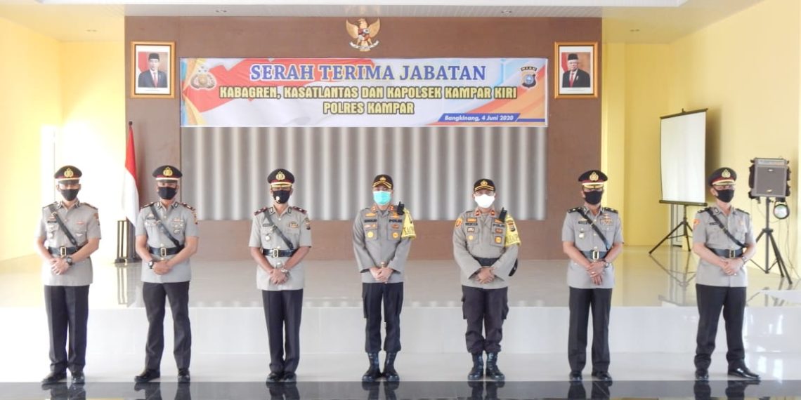 Kapolres Kampar Pimpin Upacara Sertijab Kabag Ren, Kapolsek Kampar Kiri dan Kasat Lantas