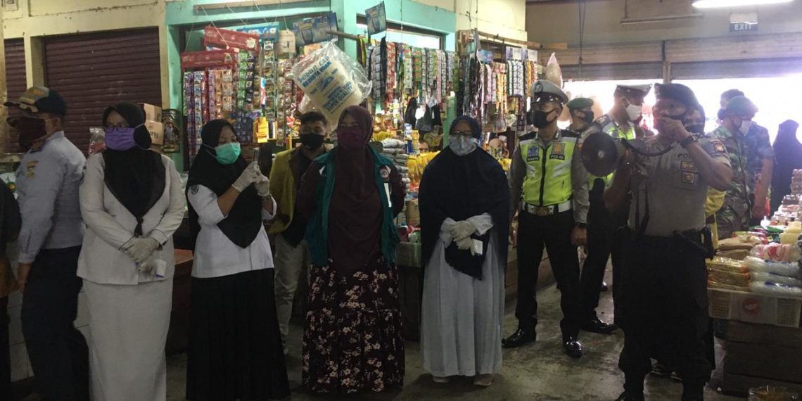 Tim Gabungan di Kampar Lakukan Pendisiplinan Masyarakat untuk Patuhi Protokol Kesehatan