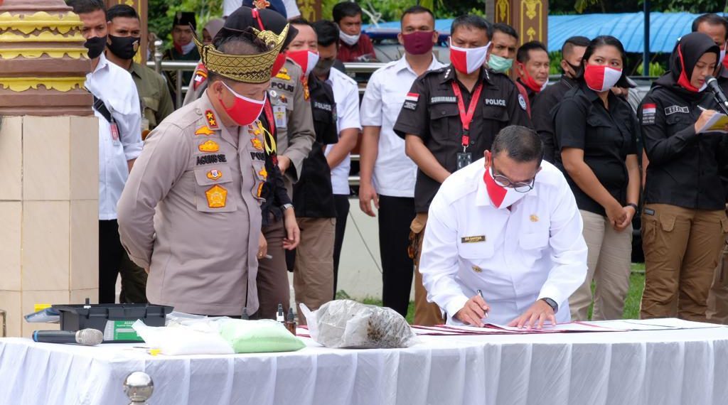 Saat Pemusnahan Barang Bukti Narkoba, Kapolda Riau Ajak Semua Pihak Peduli Memberantasnya