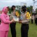 Ketua Bhayangkari Riau Berikan 262 Pasang Face Shield dan Sarung Tangan Untuk Bhabinkamtibmas di Kampar