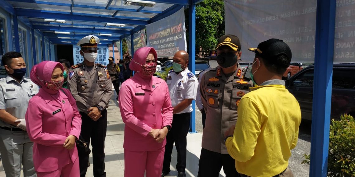 Polres Kampar Bersama Diskes Gelar Rapid Test Drive Thru Dalam Rangka Hari Bhayangkara ke-74