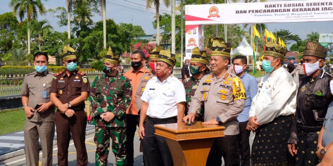 Polda Riau Gelar Bakti Sosial Serentak Jelang Hari Bhayangkara Ke-74 yang Dipusatkan di Siak