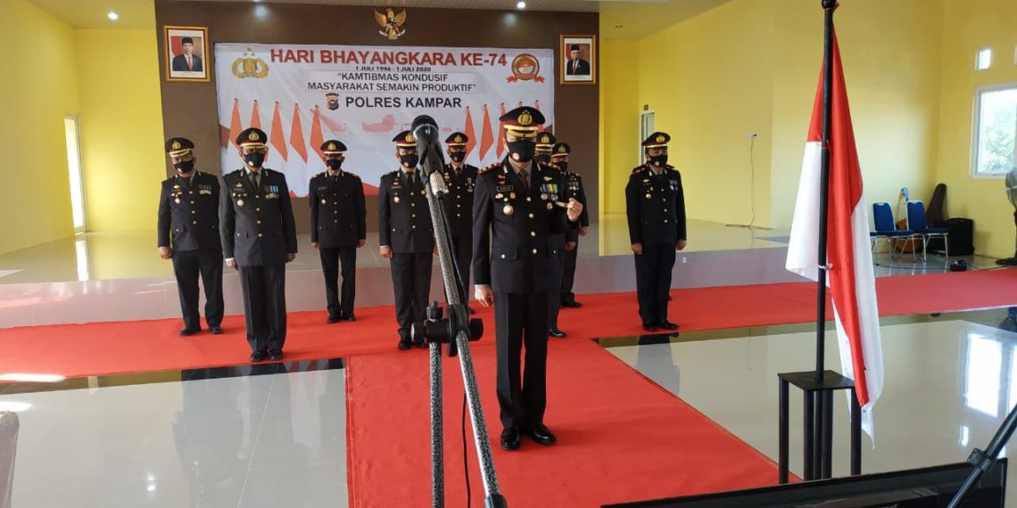 Upacara Virtual Hari Bhayangkara ke-74 di Polres Kampar Berlangsung Dengan Khidmat