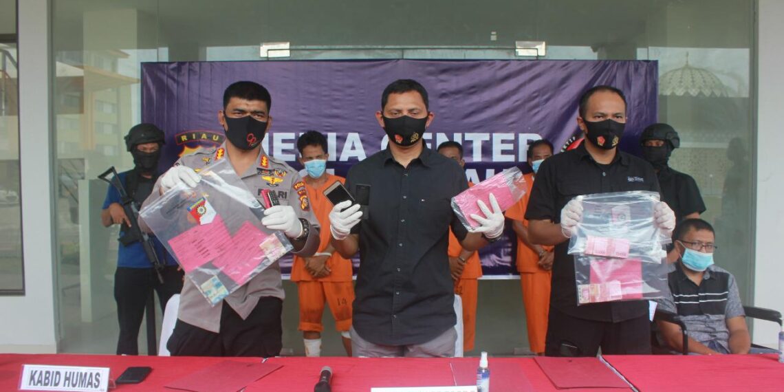 Tim Gabungan Ditkrimum Polda Riau dan Satreskrim Polres Kampar Tangkap Komplotan Perampok Sadis