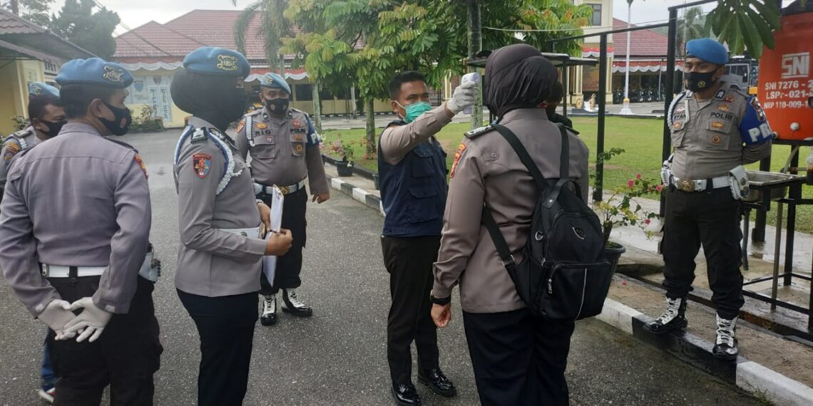 Polres Kampar Lakukan Pendisiplinan Penggunaan Masker terhadap Personelnya