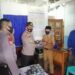 Kapolsek Tapung Serahkan Bantuan Al-Qur’an untuk MIS Ash-Shobirin Desa Tanjung Sawit