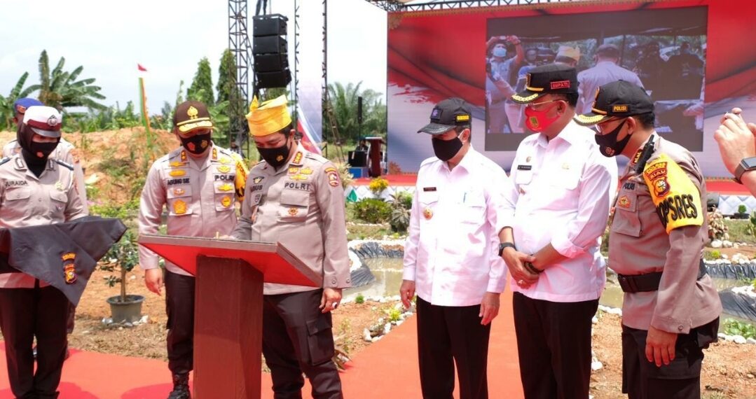 Kabaharkam Polri Apresiasi Keberhasilan Program Jaga Kampung Polda Riau