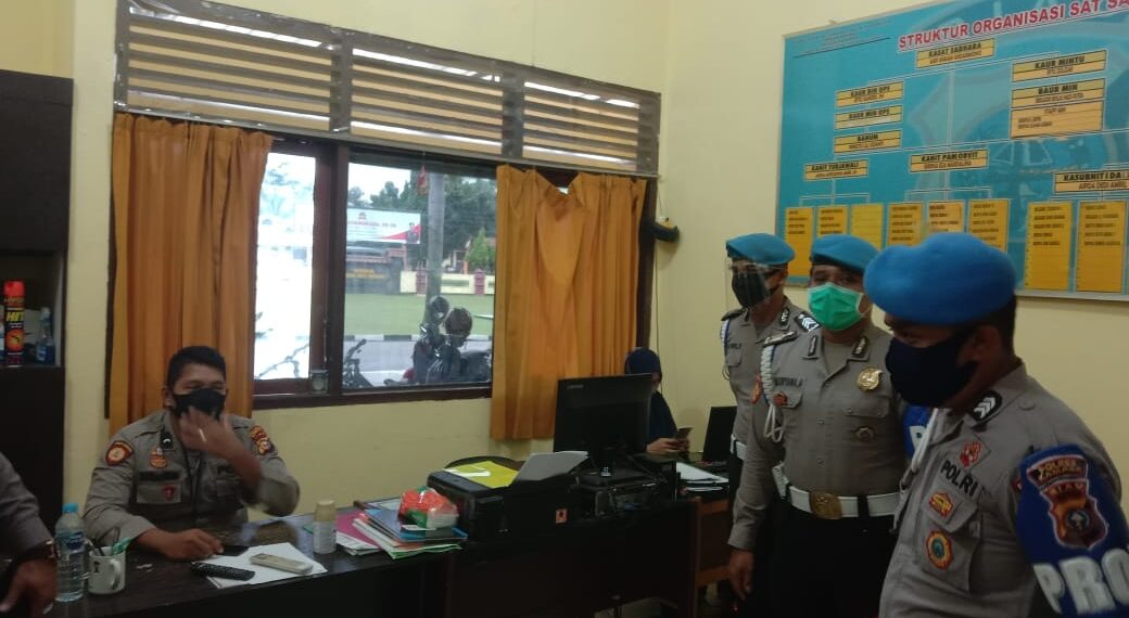 Propam Polres Kampar Tetap Konsisten Awasi Ketat Penerapan Protokol Kesehatan Bagi Personel