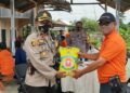 Gelar Acara Silaturahmi, Kapolres Kampar Bagikan Baju Seragam untuk Wartawan Mitra Polres Kampar