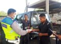 Ops Zebra 2020 : Satlantas Polres Kampar Bagikan Masker dan Himbau Pengguna Jalan Patuhi Protkes