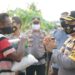 Kapolres Rohul Bagikan Sembako Untuk Masyarakat Terdampak Bencana Banjir di Desa Sontang