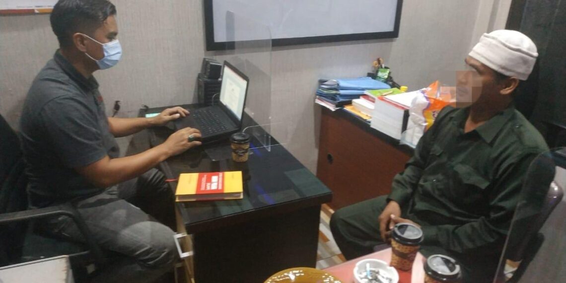 Penyidik Polresta Pekanbaru, Periksa Ketua dan Anggota FPI Kota Pekanbaru