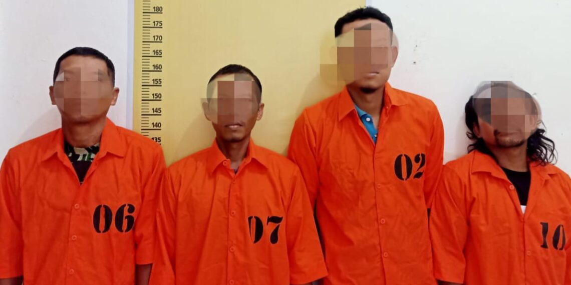 Polsek Tapung Amankan 4 Pelaku Judi Domino di Sebuah Warung di Desa Petapahan