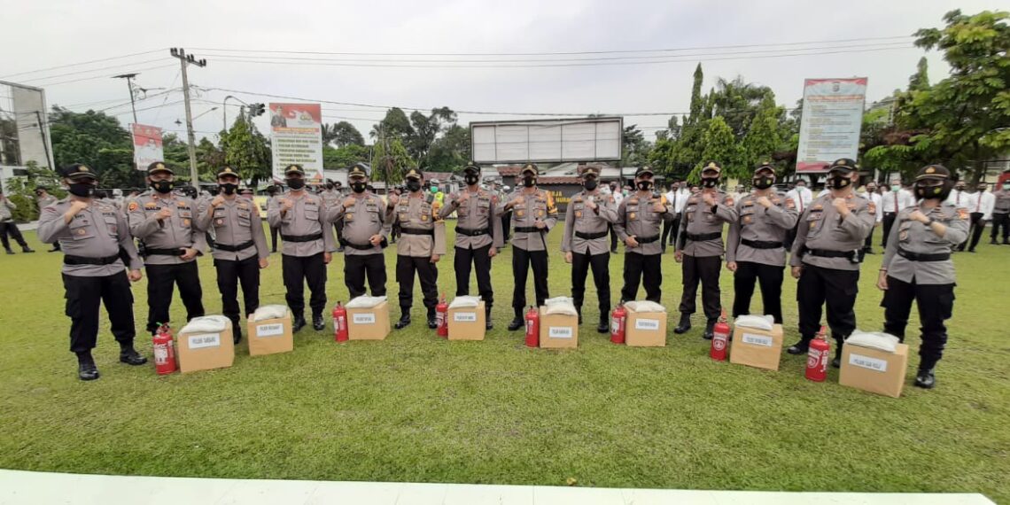 Kapolres Kampar Distribusikan Beras Bantuan Mabes Polri untuk Masyarakat Melalui Polsek Jajaran