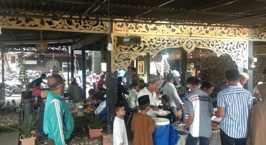 Jumat Barokah Satreskrim Polres Kampar Hari ini, Ajak Makan Siang Anak Panti Asuhan Putra