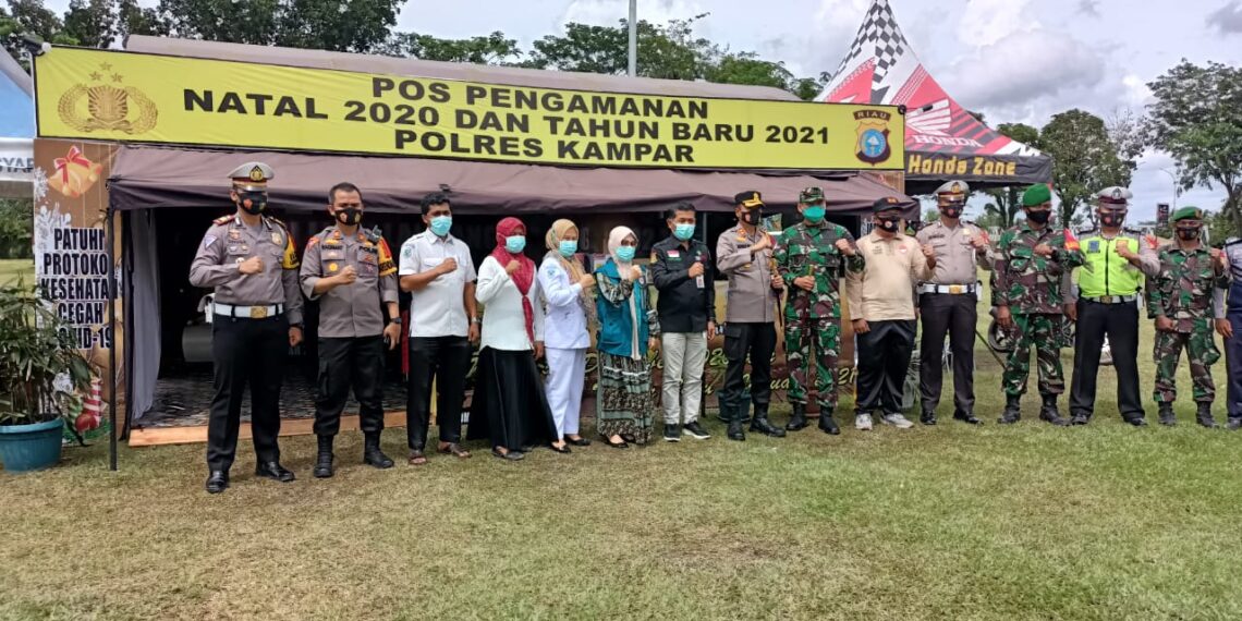 Kapolres Kampar Bersama Dandim Kunjungi Pospam Ops Lilin 2020 di Lapangan Merdeka Bangkinang