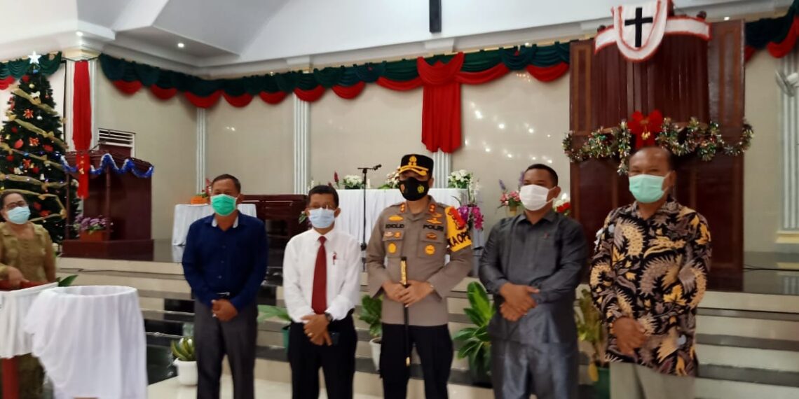 Kapolres Kampar Tinjau Pengamanan Perayaan Natal di Sejumlah Gereja