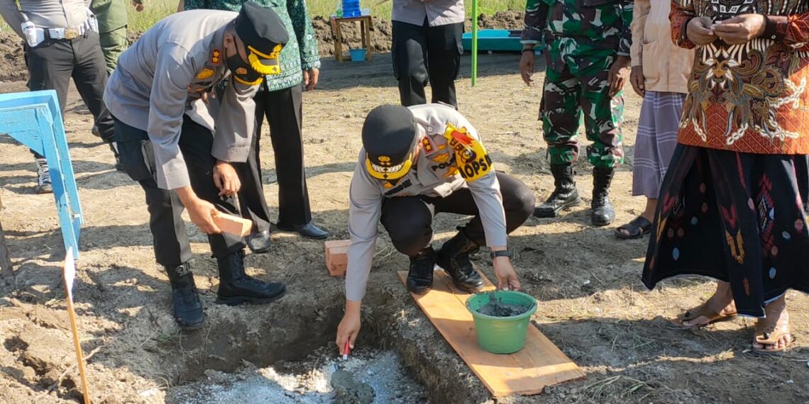 Kapolda Riau Letakkan Batu Pertama Pembangunan Ponpes Hamalatul Qur’an di Desa Bukit Payung Bangkinang