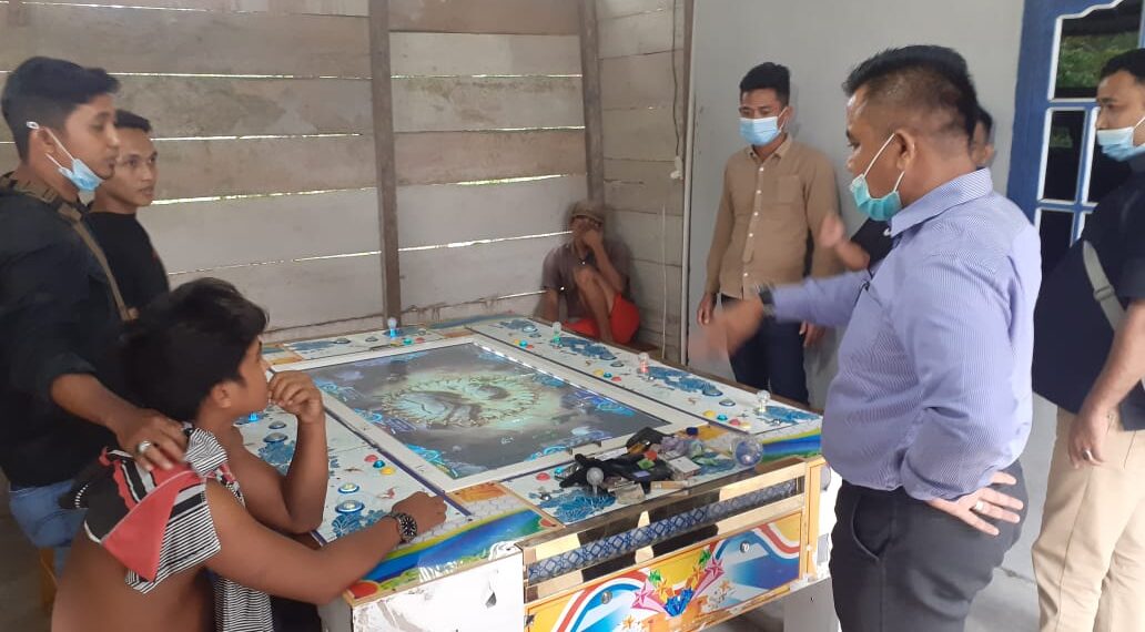 Polsek Tapung Amankan 3 Pelaku Judi Gelper di Desa Mukti Sari