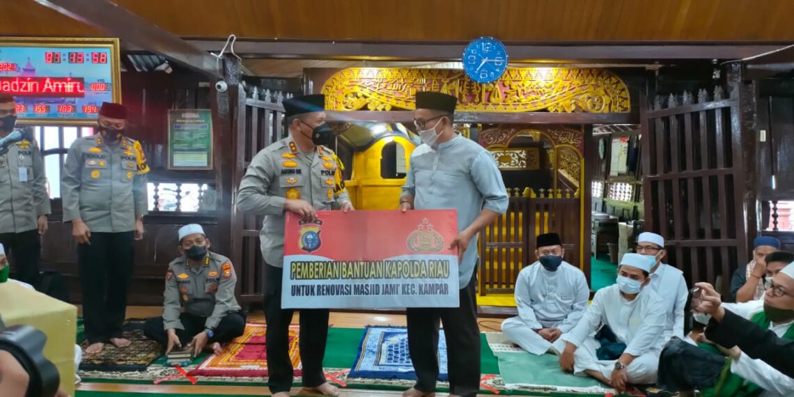 Kapolda Riau Ikuti Khotmil Qur’an dan Silaturahmi di Masjid Jami’ Air Tiris Kampar