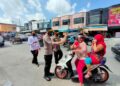 Forkopimda Kabupaten Kampar Bagikan Masker Untuk Masyarakat di Kawasan Plaza Bangkinang