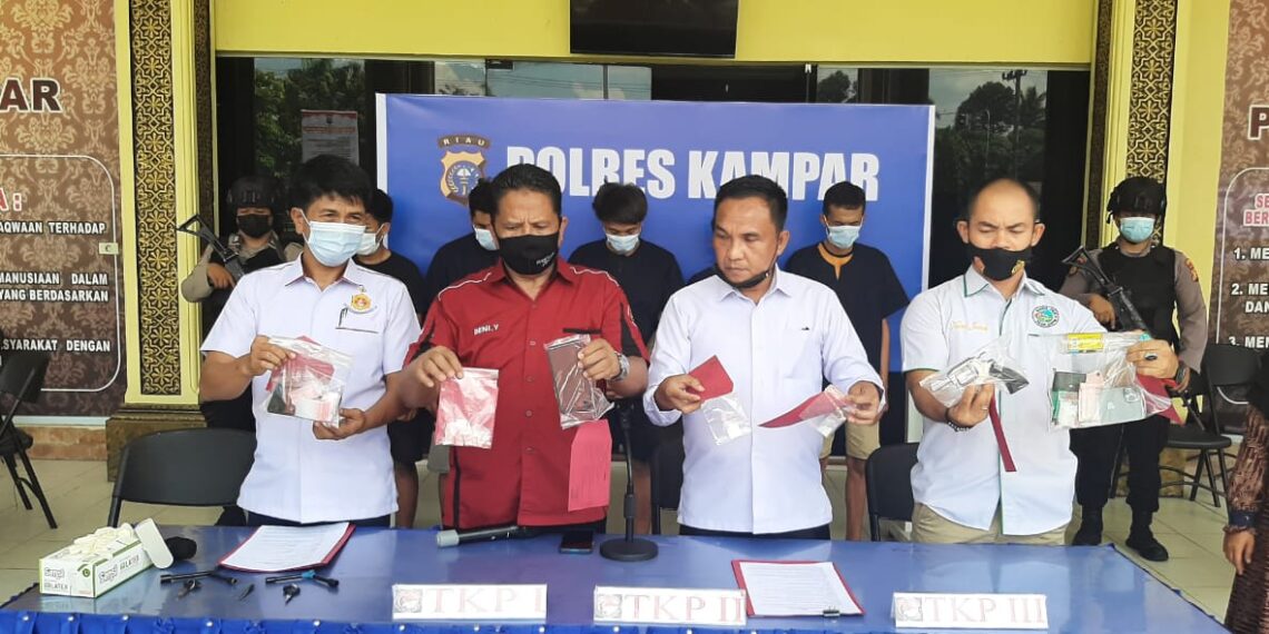 Polres Kampar Ekspos Ungkap Kasus Narkoba dan Curanmor, Hadirkan Pelaku dan Barang Bukti